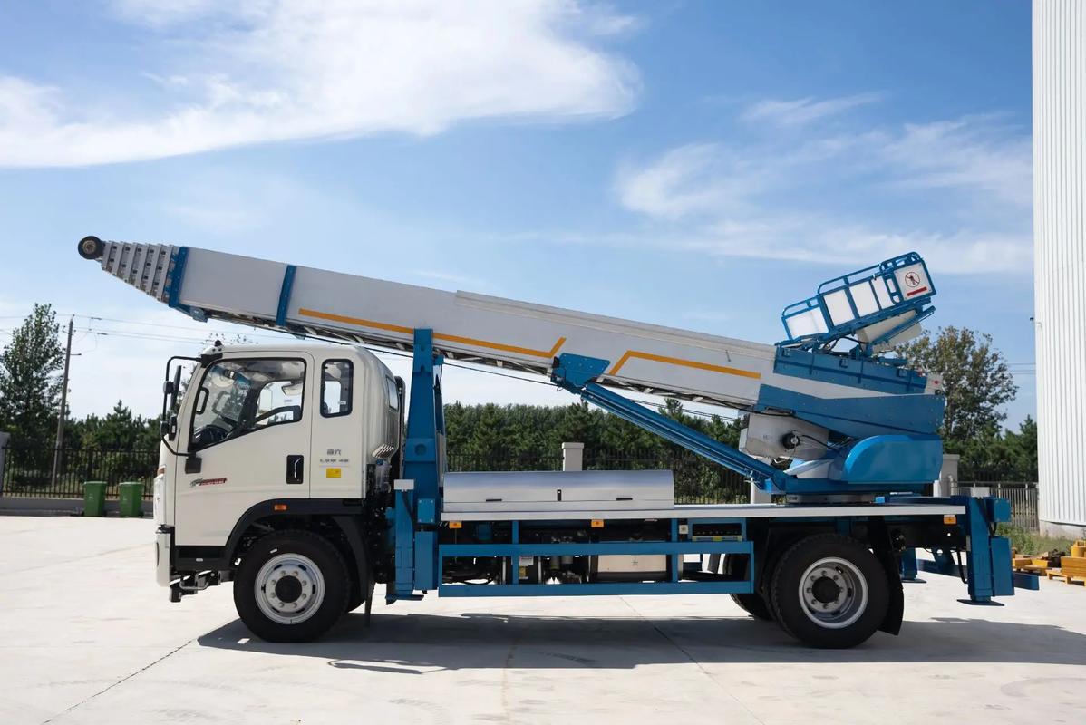 泸县云梯上料车租赁费用