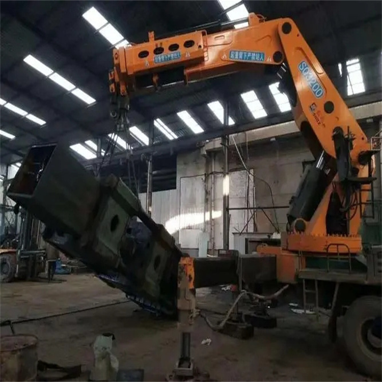 泸县200吨折臂吊出租